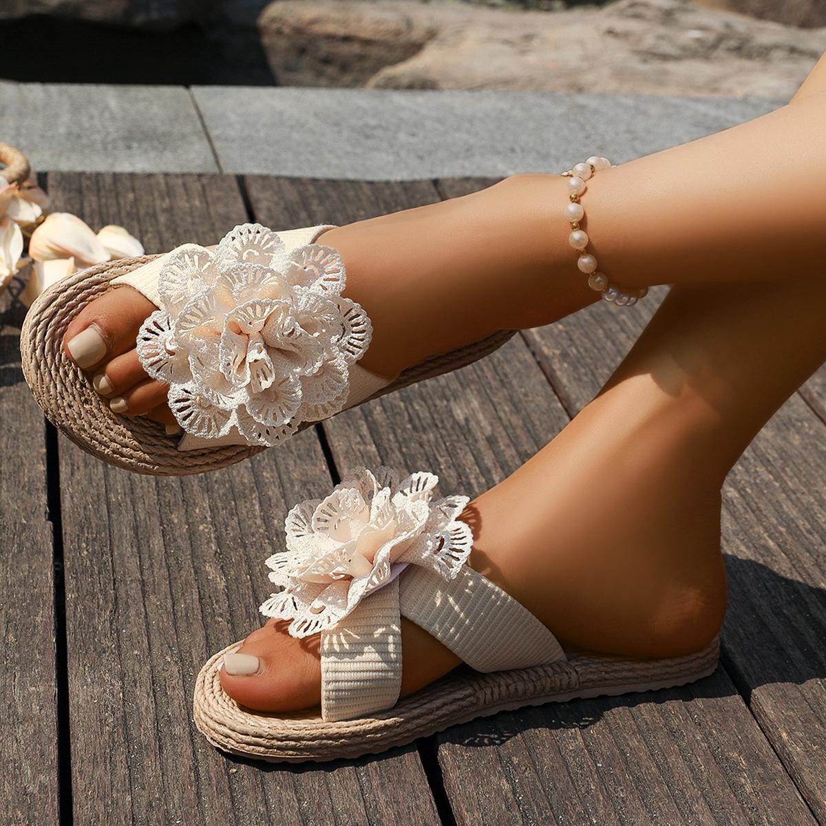 

Лето 2025 года, новые модные тапочки с открытым носком и рыбьим ртом, повседневные женские тапочки большого размера в римском стиле с цветочным принтом 42