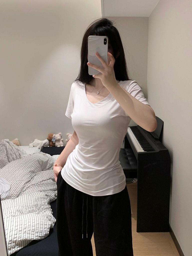 Women's Black and White Short-Sleeved Summer T-Shirt, Versatile Round Neck, Slim Fit, Trendy Short Top