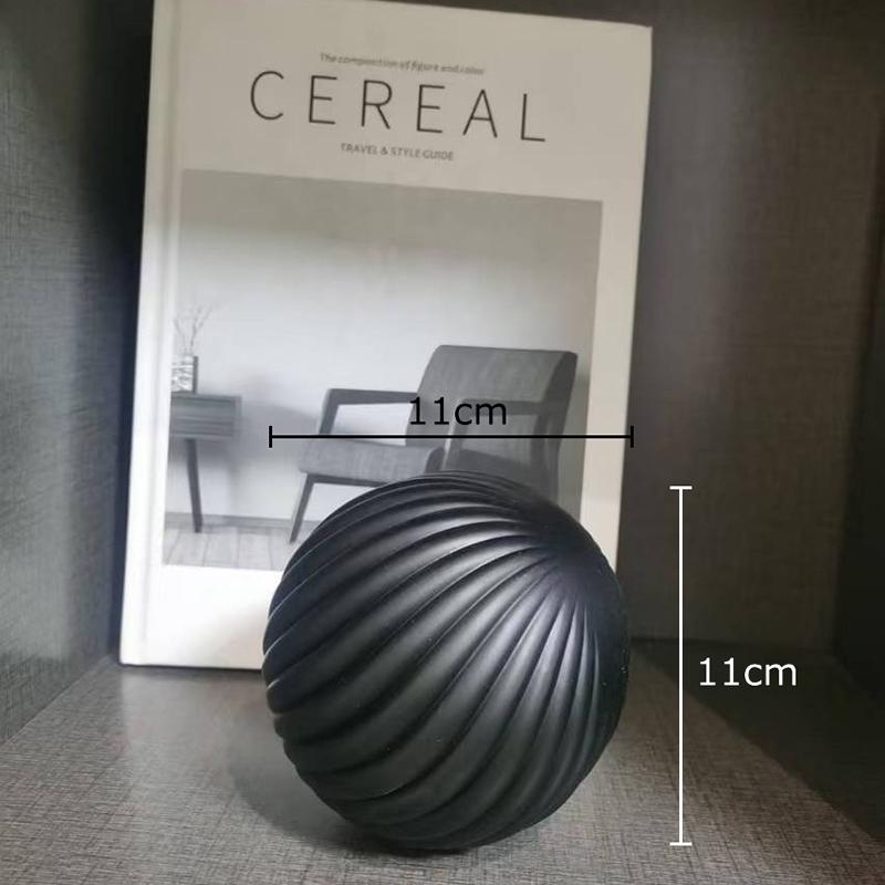 

Creative Porous Pear Statue Resin Ornaments Desk Decoration Abstract Handicrafts Pear Fruit Sculpture Room Aesthetic Decor