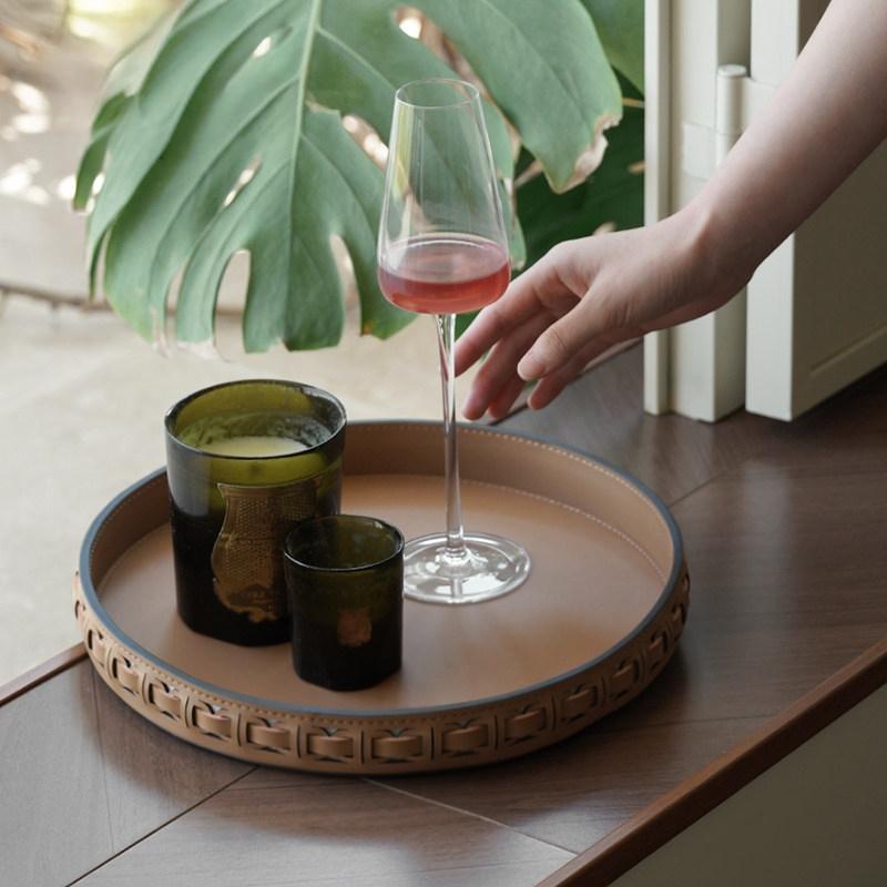 Luxury Round Leather Tray, Elegant Vanity Organizer for Cosmetics, Minimalist Luxury Home Decoration Accent