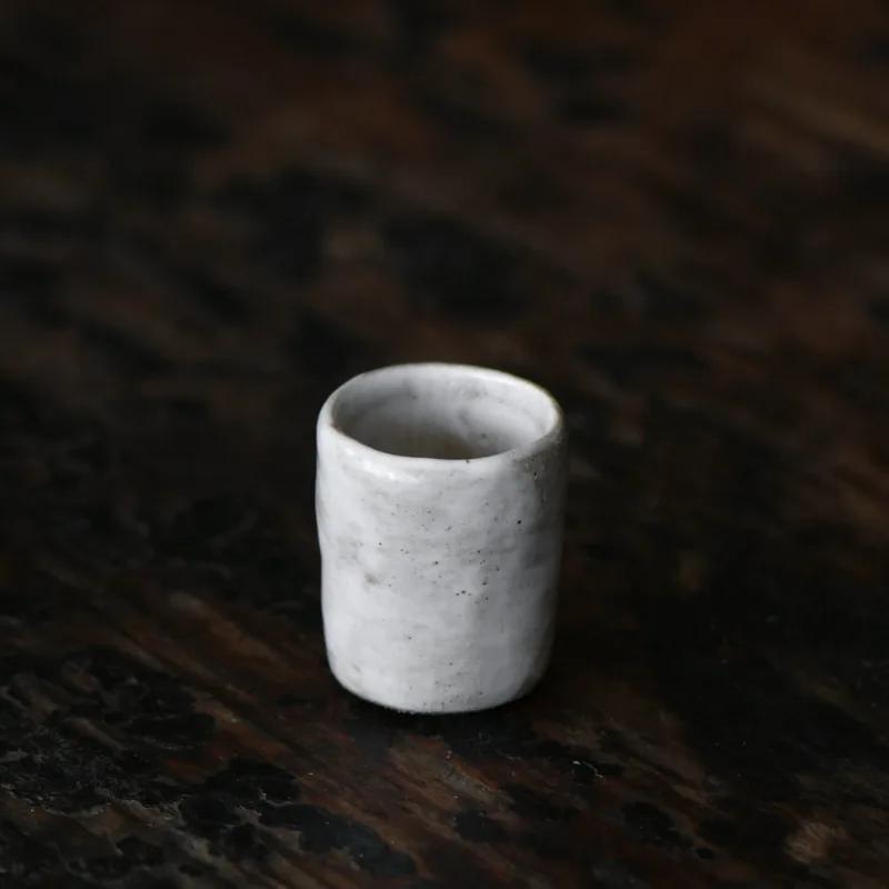 

2pc/set Japanese Powder Yin Small Sake Cup Handmade Rough Pottery Teacup Small Ceramic Master Cup Spirit Wine Cup Teaware 20ml