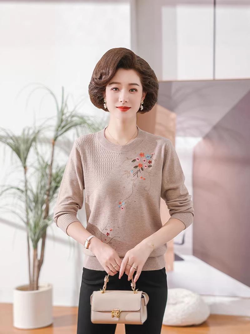 

Round Neck Wool Sweater for Middle-Aged Women - Spring and Autumn Layering Top for 50s and 60s L (105-120 jin)
