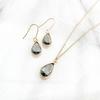 [NAOTJEWELRY] [Naot Sieraden] Damesketting, Eenvoudige Druppelvorm, Geslepen Frame Glas Ketting, Antracietgrijs