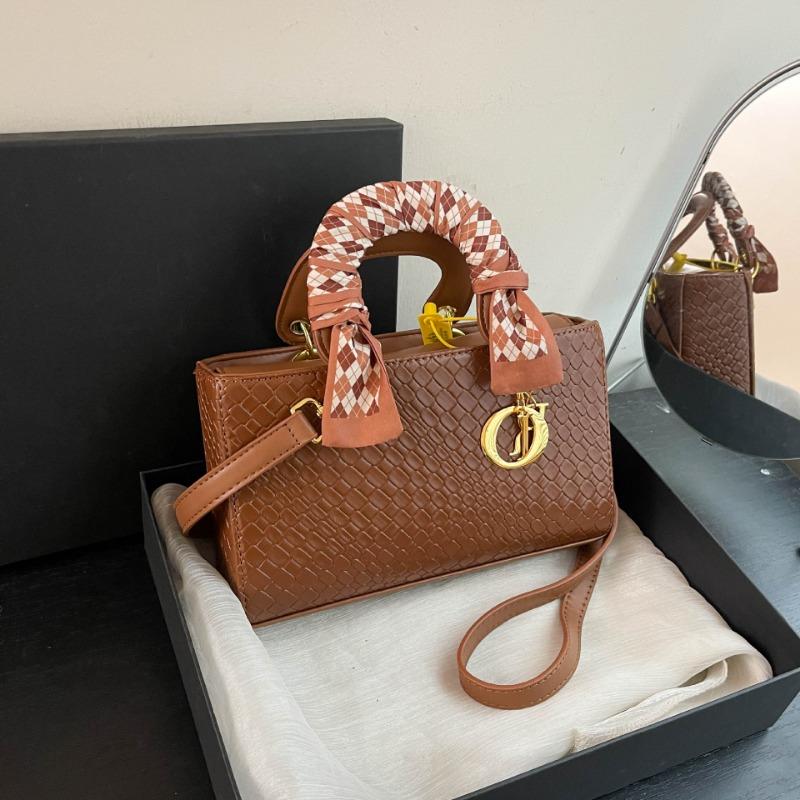 

Сегодняшние популярные маленькие сумки, женские новые шелковые платки, женские ручные сумки принцессы Дианы, универсальные сумки через плечо и кроссбоди коричневый