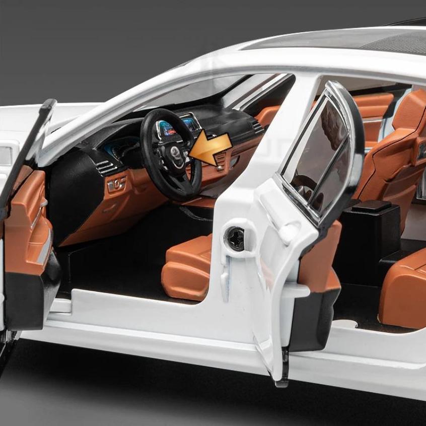 1/24 Scale BMW 760Li Toys Model Car Alloy Diecast Vehicle Model with Light and Sound Simulated Car Toy for Children Gifts Collection