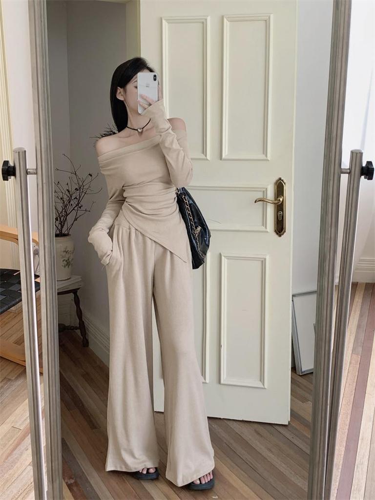 Elegant Korean-Style Women's Suit: One-Shoulder Irregular Long-Sleeved Top with Draping Pants, New Spring/Autumn 2026 Arrival.