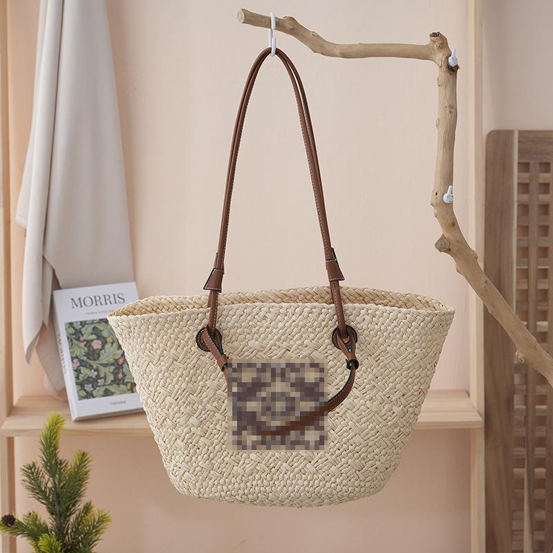 

Simple style and fashionable Luo family single shoulder bag leather handle underarm bag casual woven women s bag travel versatile beach bag Small, bottom length 34, height 20, width 13. бежевый