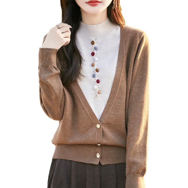 Spring and Autumn's New Semi-high Round-neck Long-sleeved, Color-blocking Design, Versatile Faux Two-piece Knitted Sweater