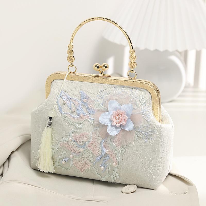 New retro celebrity niche cheongsam bag fashion hanfu bag versatile and elegant embroidery national style handbag