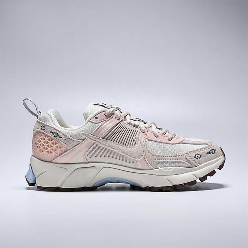 Nike Women's V2K RUN Casual Shoes