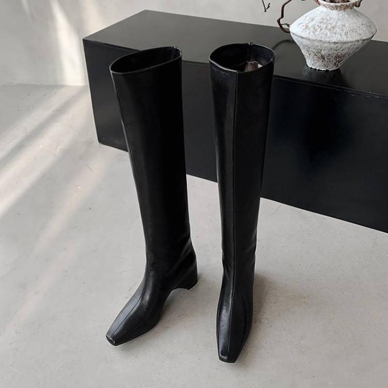 

New women s leather boots square head versatile large size women s boots medium heel rubber sole wedge sleeve cowhide Martin boots women 39 чёрный