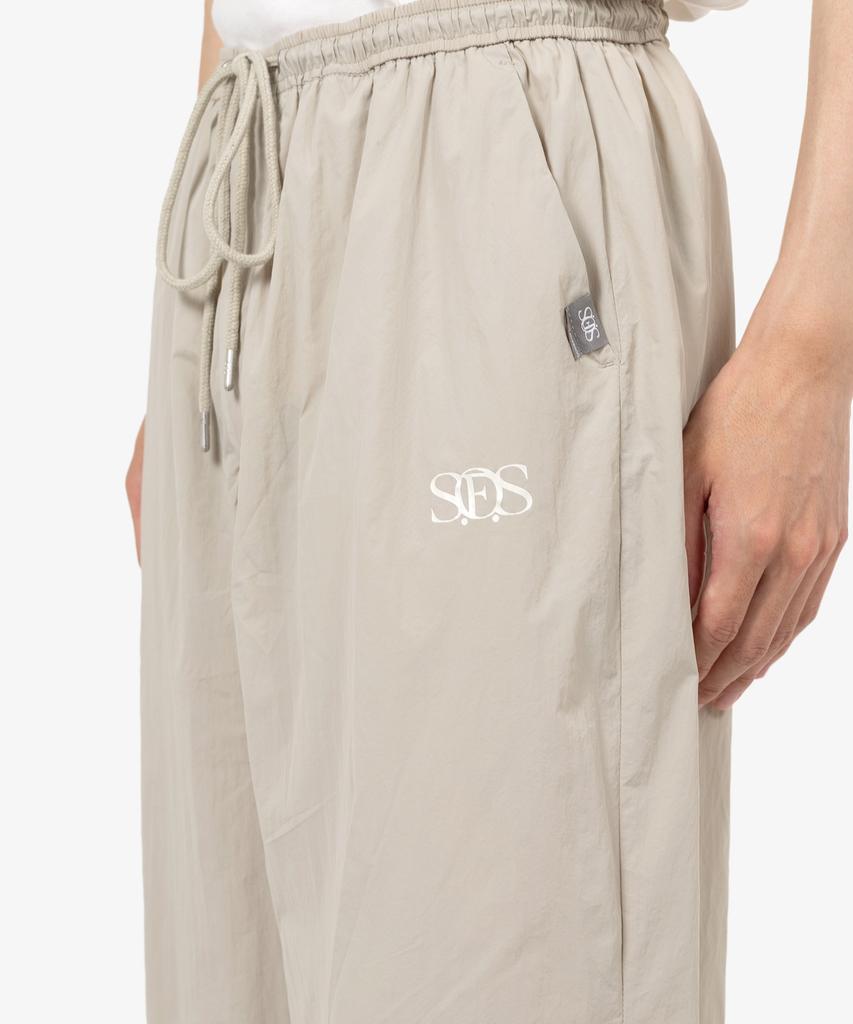 Saundeuobeuseonlaijeu Nylon Taffeta Pants Beige