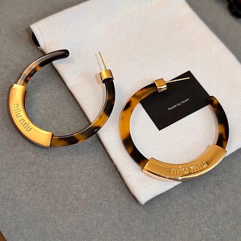 

Срібні сережки-цвяшки С-подібної форми з покриттям золотом та смолою - Maillard Fashion Ретро Пусети, Нішевий універсальний дизайн.