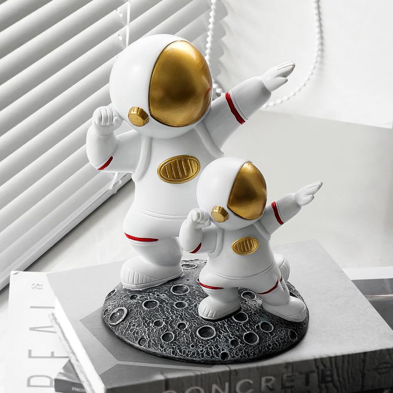 Family Astronaut Desktop Decoration Astronaut Series Office Nightstand Living Room Home Decoration Male Gift