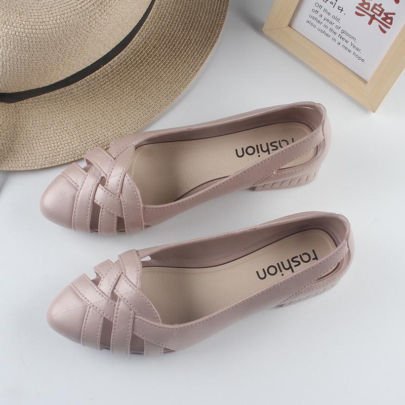 Heli shark pointed sandals fashionable women wear new summer flat-soled women's shoes solid color hollow casual women's sandals