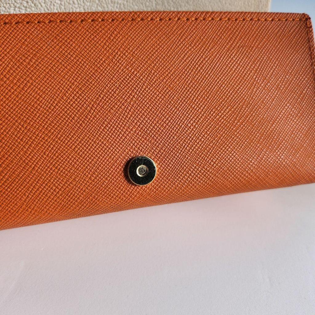 Used Tory Burch tortoiseshell sunglasses