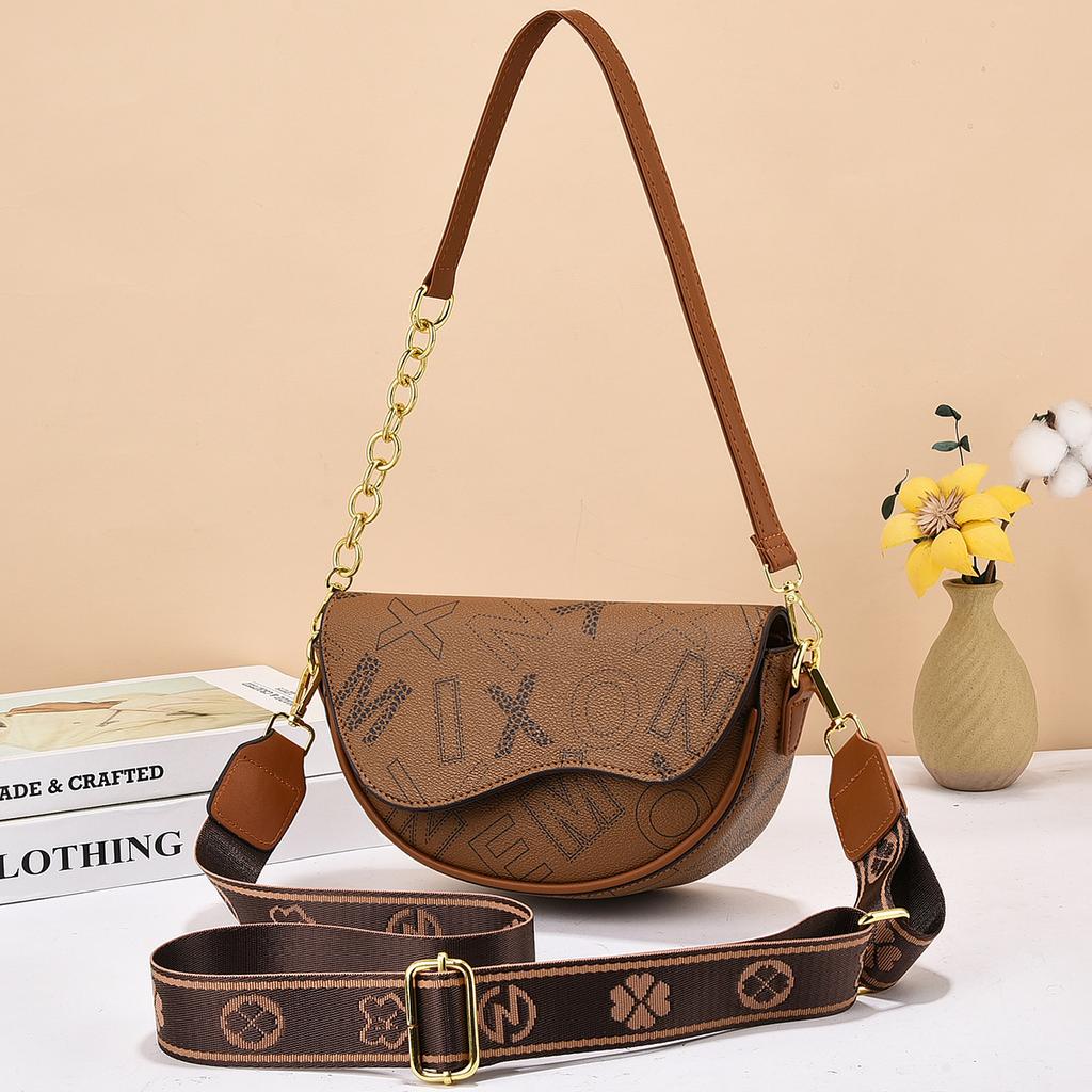 Shoulder Bag, Women's Bag, Messenger Bag, Retro Underarm Bag, Simple and Versatile, Light Travel