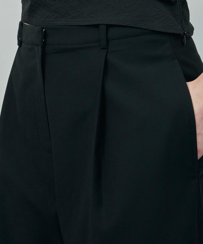 IHR Single-Pleat Wide Trousers / Black