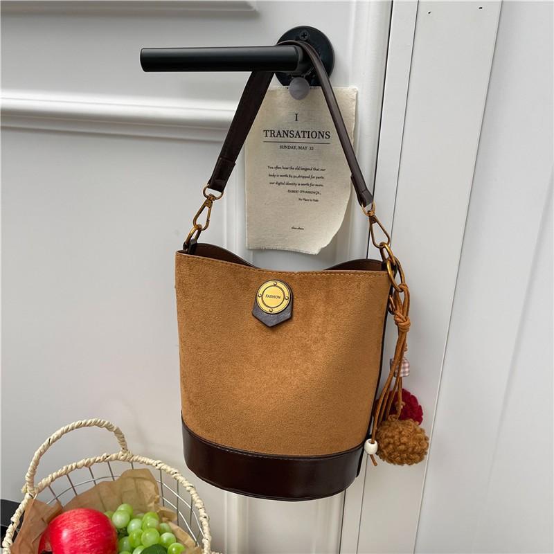 

Retro Suede Bucket Bag 2026 New Handbag High-end Cross-body Single Shoulder Underarm Women No pendant коричневий