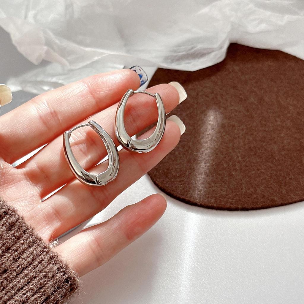 High end gold minimalist earrings for women light luxury metal texture earrings new trend earrings for women