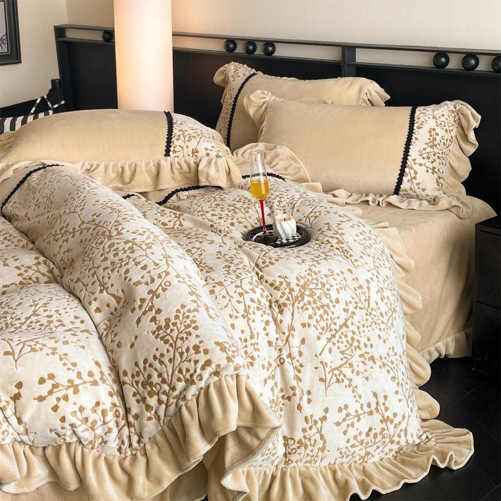 Ultra-Thick Warm Autumn/Winter Velvet Carved 4-Piece Bedding Set - Class A, Anti-Static, Ideal for Mother and Baby.