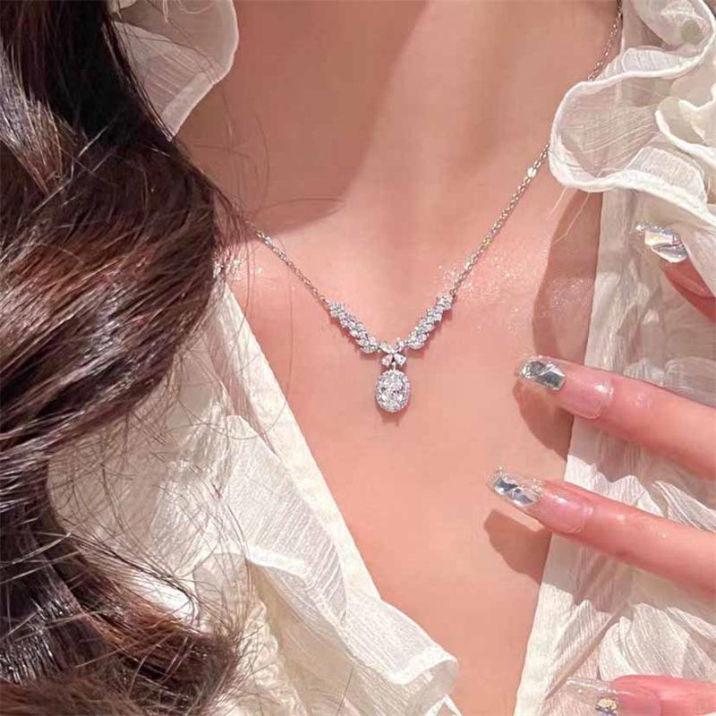 Angel Wings Women s Luxury Gemstone Pigeon Egg Necklace - Retro Simple Design