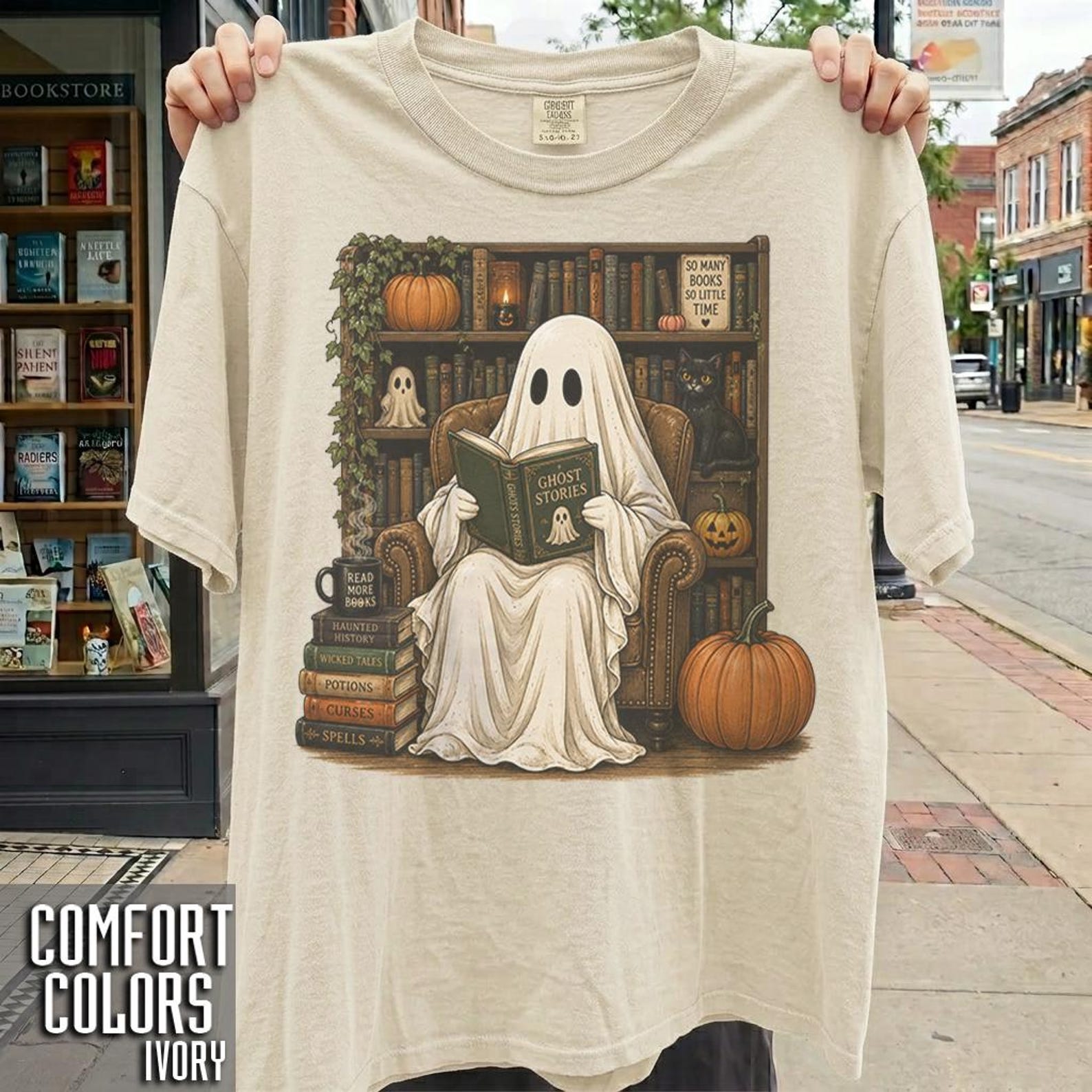 Ghost Reading Halloween T-Shirt M