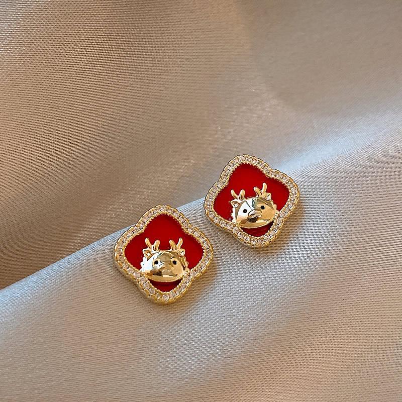 Red Four-Leaf Clover Zodiac Stud Earrings - Fashionable, Versatile, Simple New Year Design for Women
