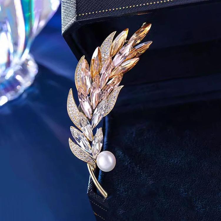 Crystal Wheat Ear Brooch, High-end Women's Personalized and Versatile Brooch, Light Luxury and Niche Design Sense Brooch