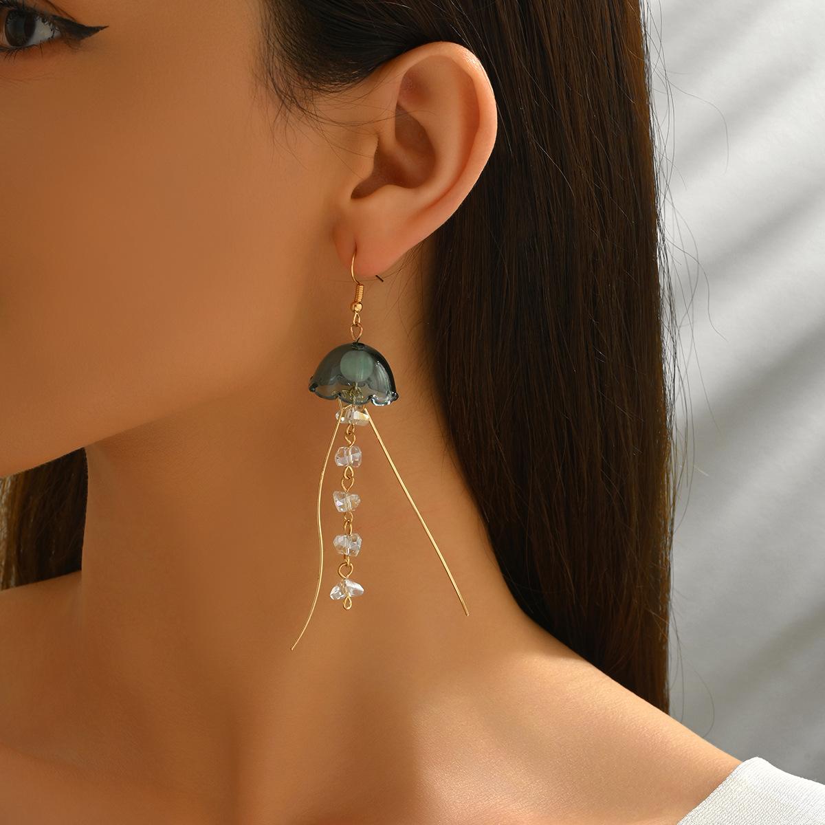 

Модные серьги-подвески для женщин золотой