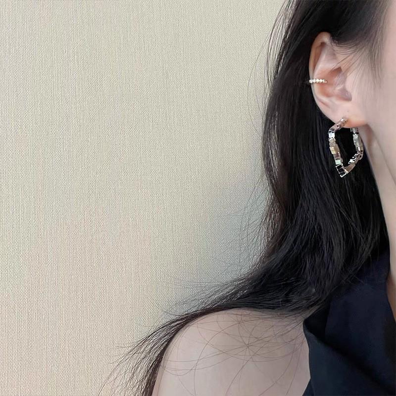 Women's Luxury Textured Metal Hoop Earrings - Versatile Niche Design