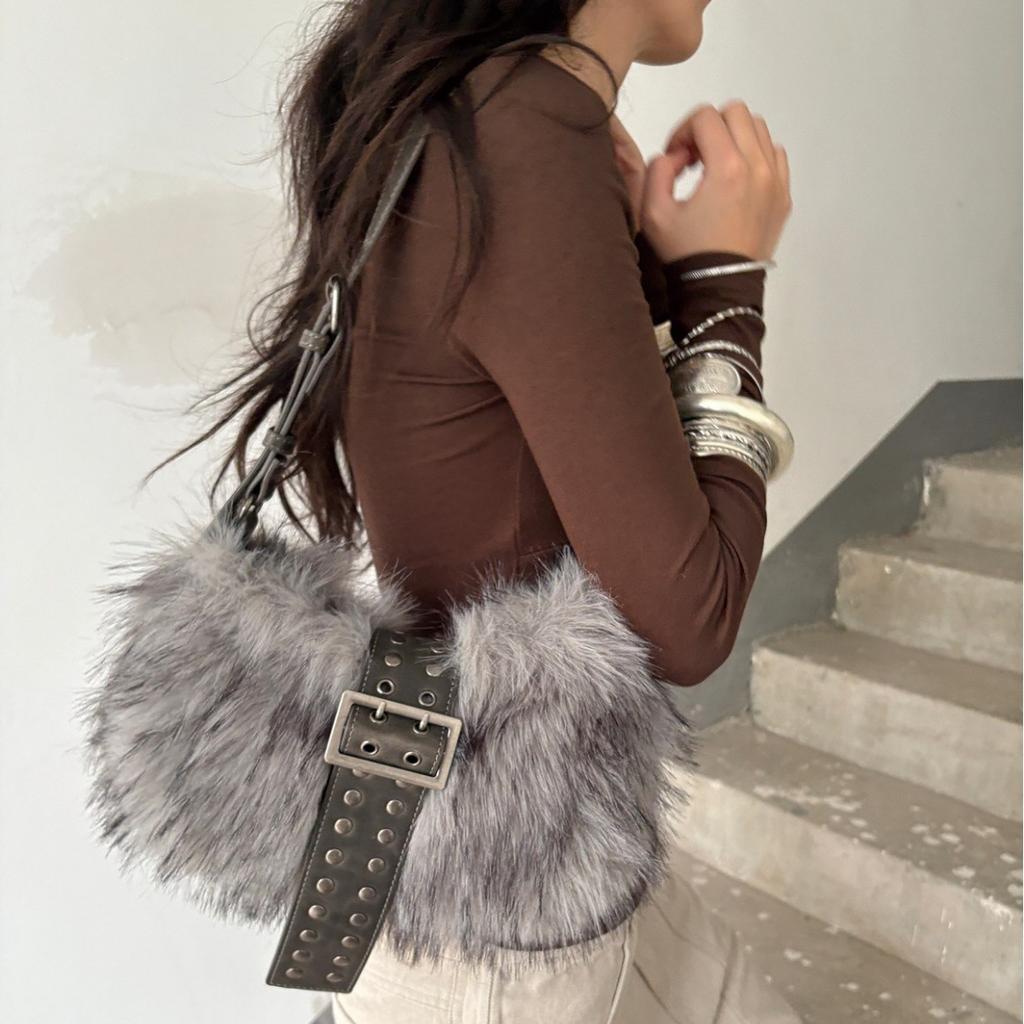 Winter Fluffy Plush Shoulder Bag Punk Studded Underarm Bags for Women Designer Handbags Rivet Faux Fur Bags  Women's Bag Chic