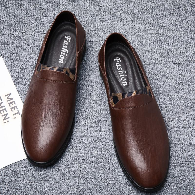 2025 British Style Men's Genuine Leather Loafers Retro Brown Men's Banquet Dress Shoes Lightweight Driving Shoes Anti Slip