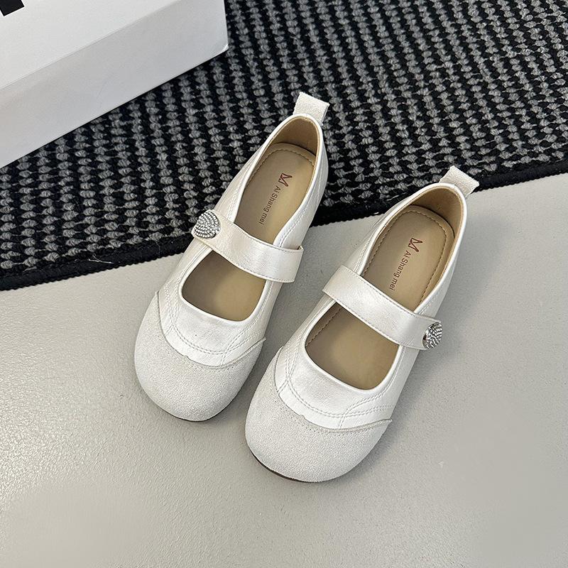 

Mary Jane women s shoes 2025 new summer French retro Velcro soft sole versatile shallow mouth single shoes women s small leather shoes 40 жемчужина белый