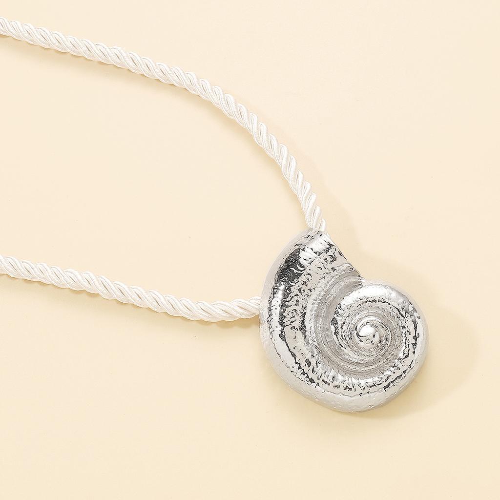 Tooxika Fashion Exaggerated Conch Pendant Necklace Personalised Vintage Ocean Style Geometric Necklace