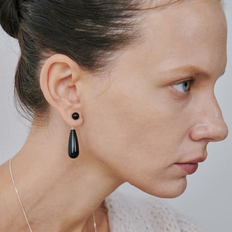 

etrive Onyx Tear Earrings black