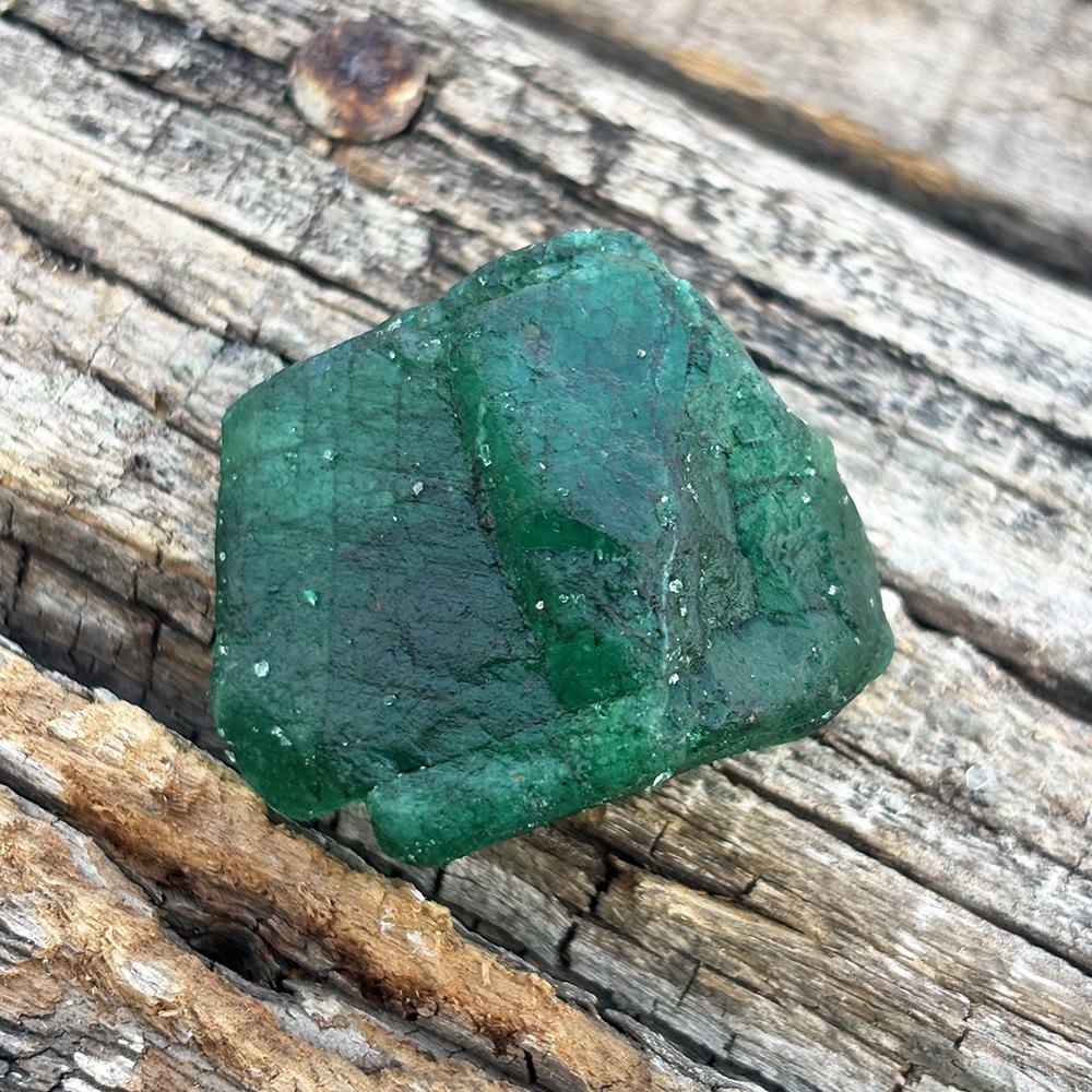 Natural Green Emerald Rough 238.90 Ct Uncut Earth-Mined Gemstone