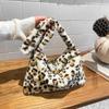 Herbst und Winter neue Mao Mao Tasche Retro Leopardenmuster Damentasche lässige Mode Schultertasche große Kapazität Umhängetasche Plüschtasche