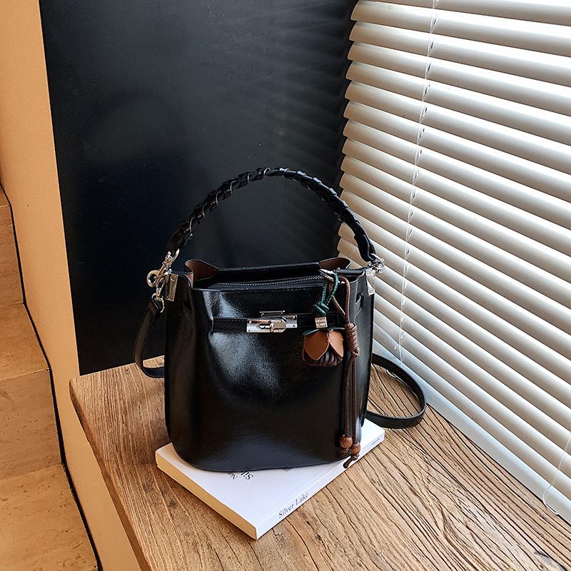 Trendy Bucket Bag Women's Armpit Bag Fashion Versatile Commuter Shoulder Oblique Span Bag Simple Casual Handbag