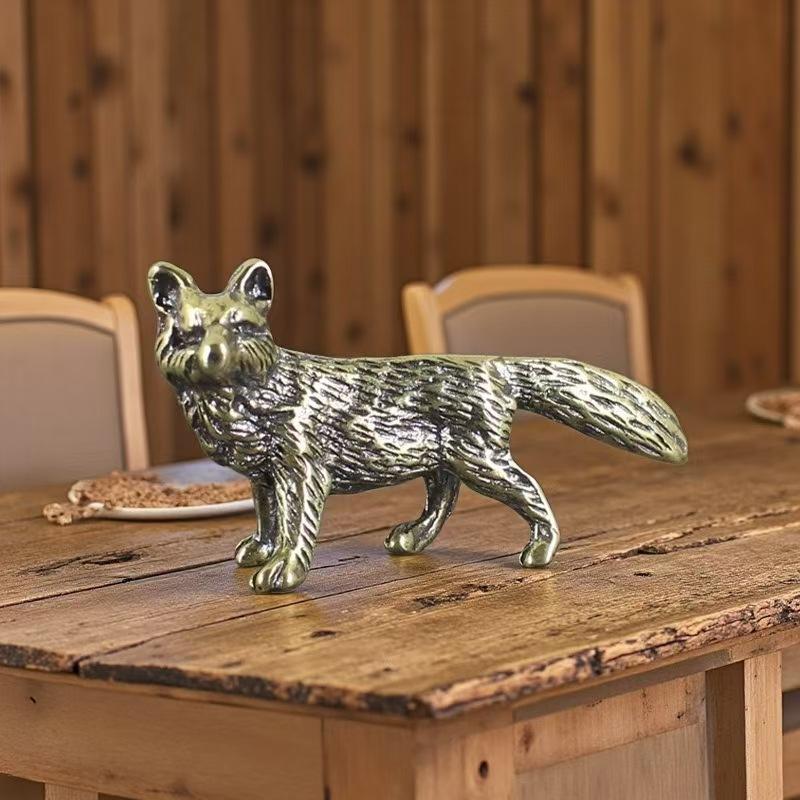 Alloy Fox Figurine Vintage Golden Finish Handcrafted Detailed Carving Mini Decor Statue for Bedroom Desktop Home Decoration