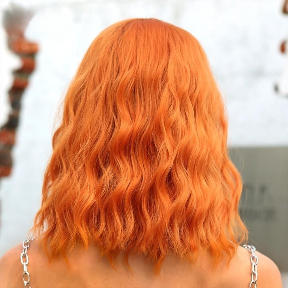 Mittellange Synthetik-Perücken mit Pony Schmutziges Orange Halloween Cosplay Anime-Perücken Bühnenauftritt