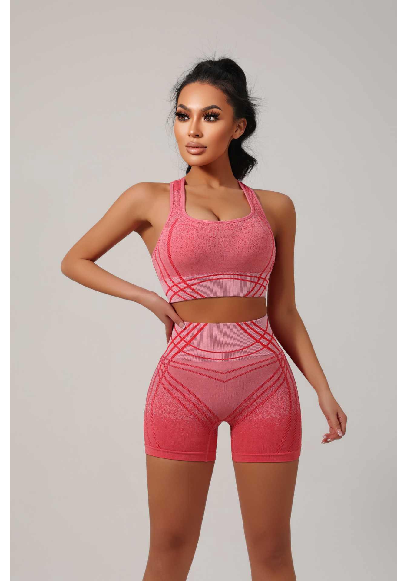 Seamless Gradient Bra with Chest Pads & High Waist Butt-Lifting Yoga Shorts Medium