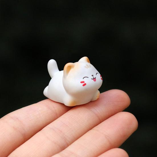 Mini Resin Cat Figurine Cute Cat Animal Models Miniature Ornaments for Cake Topper Micro Landscape Dollhouse Garden Home Desk Decor