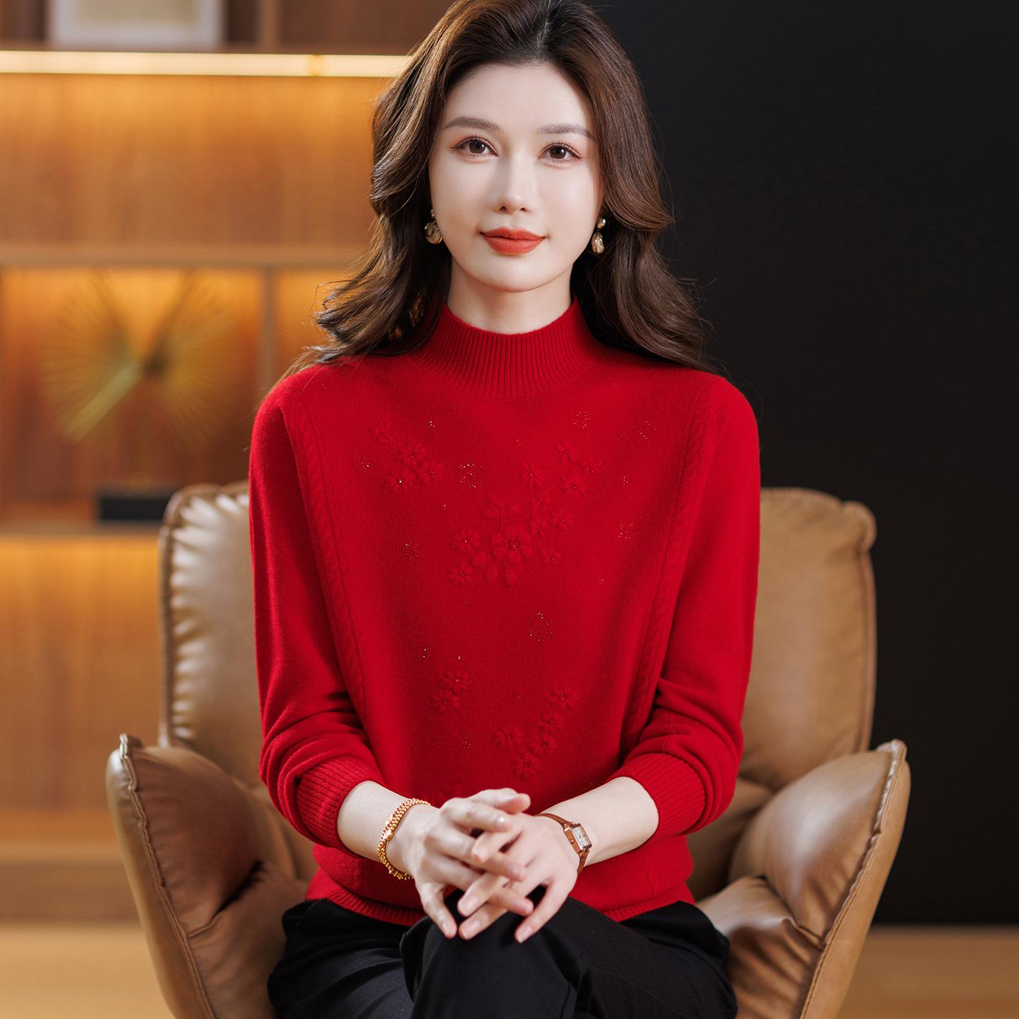 

Red Embroidered Lambswool Sweater for Middle-Aged & Elderly Women: Half-High Collar, Thick Knit M (90-100 jin)