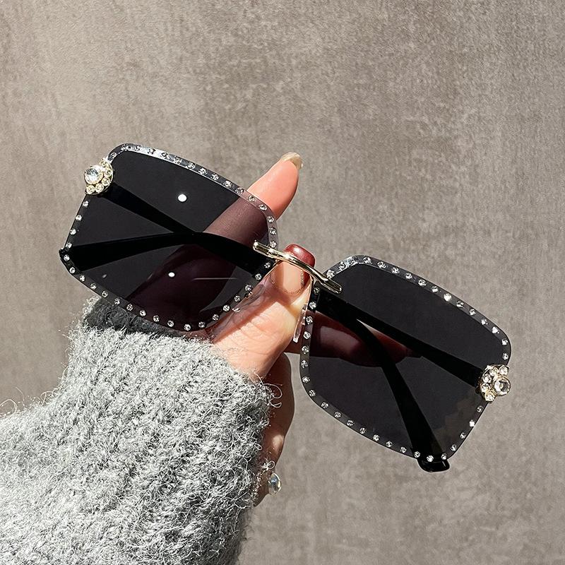 Vintage Fashion Rimless Square Diamond Sunglasses Women For Men Luxury Brand Designer Sun Glasses Metal Punk Popular Shades