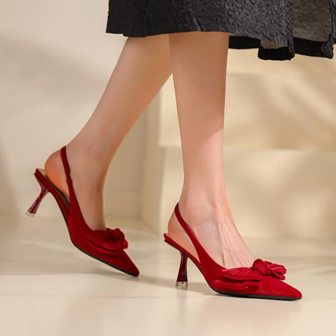 

2024 Босоножки с ремешком сзади Женские с острым носком Шлепанцы с бантом-бабочкой Шелковые туфли-слингбэки Женские Вечерние Туфли-стилетто Свадебные Высокие каблуки 4.5 красный