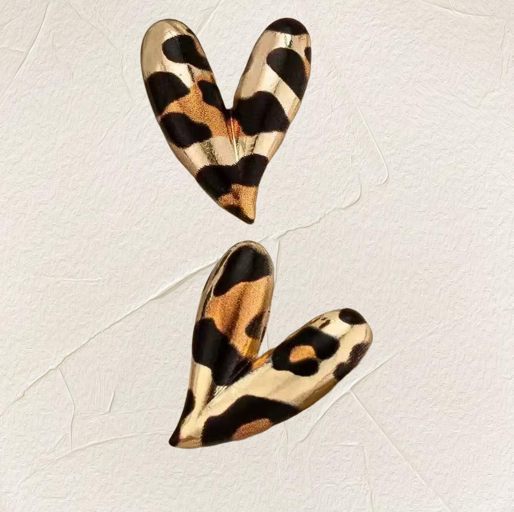 European and American Style Trend Hot Sale Personalized Alloy Love Peach Heart Leopard Print Spray Paint Multi-piece Set Women's Stud Earrings