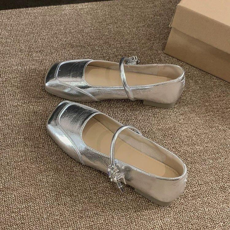 Square head shallow mouth single shoes women's autumn fashion new French versatile soft sole retro Doudou Mary Jane shoes small leather shoes