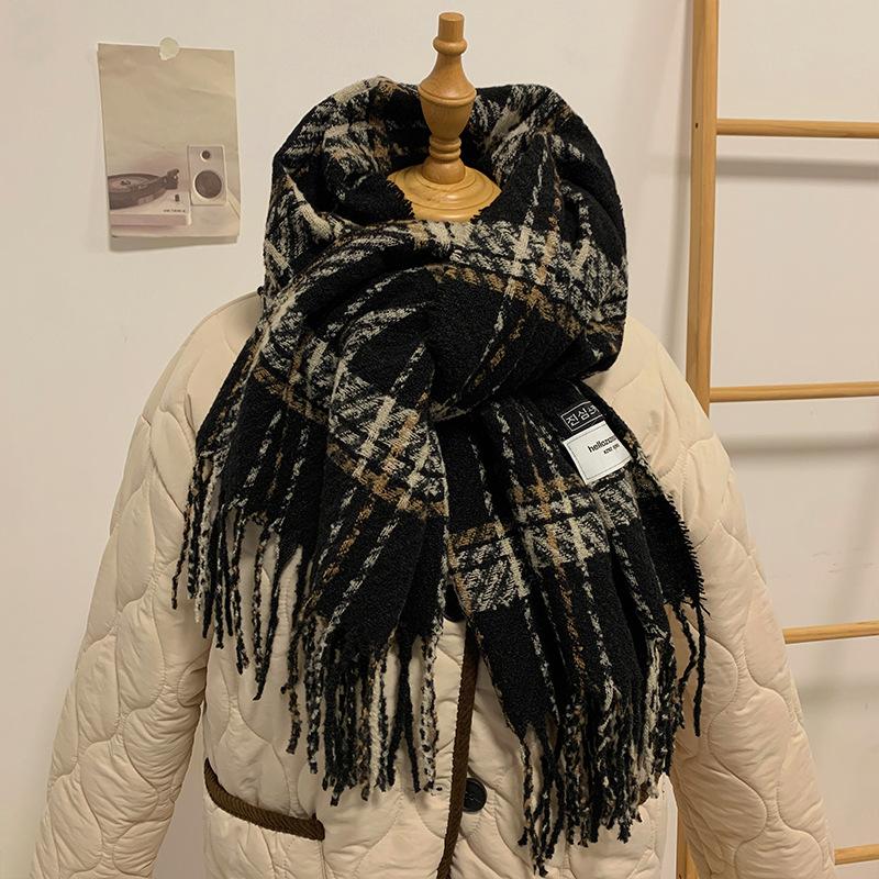 New Plaid Scarf for Women in Winter Thickened and Warm Retro Versatile High End Shawl and Scarf for Students Spring and Autumn