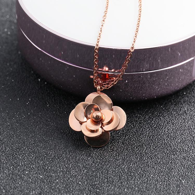 New Korean -Style Three -Layer Camellia Necklace Women 'S Titanium Steel Rose Gold Clavicle Titanium Steel Jewelry Necklace Dropshi